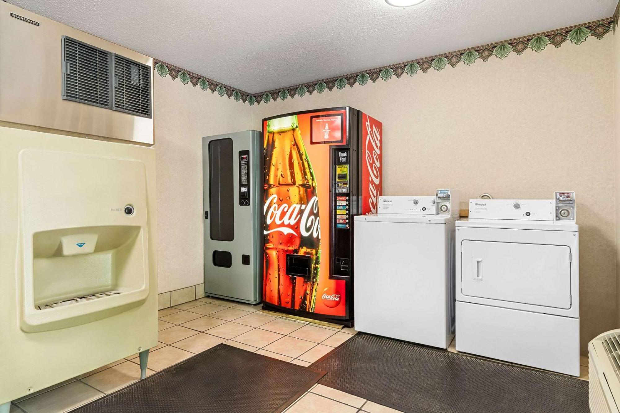 Econo Lodge Russellville Екстер'єр фото