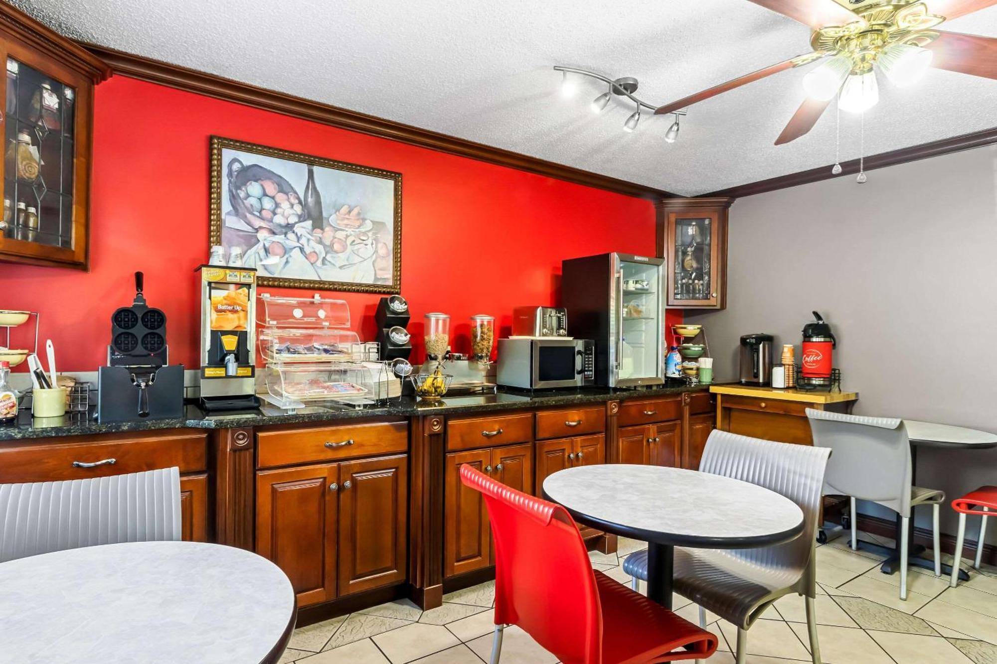 Econo Lodge Russellville Екстер'єр фото