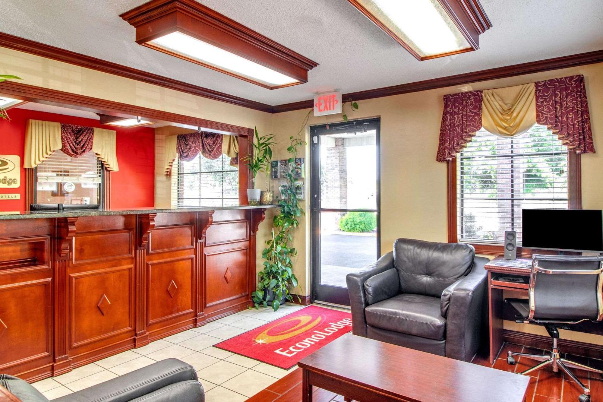 Econo Lodge Russellville Екстер'єр фото