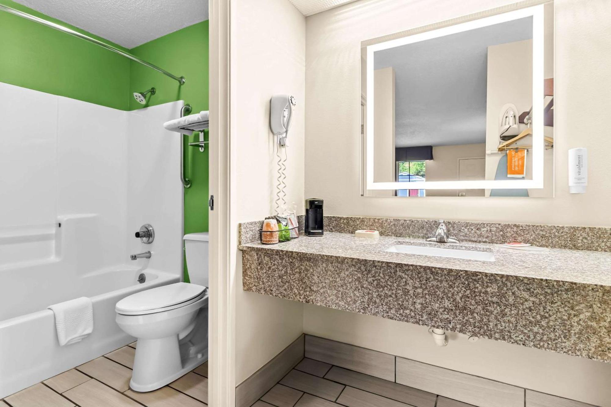 Econo Lodge Russellville Екстер'єр фото