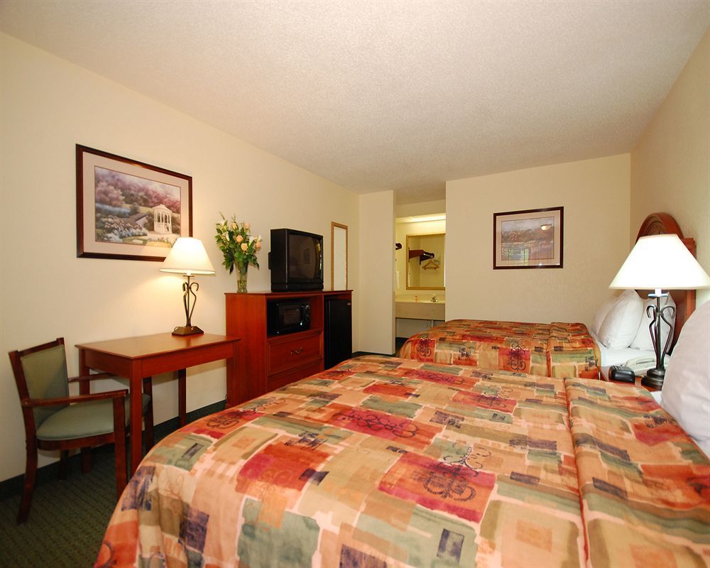 Econo Lodge Russellville Екстер'єр фото