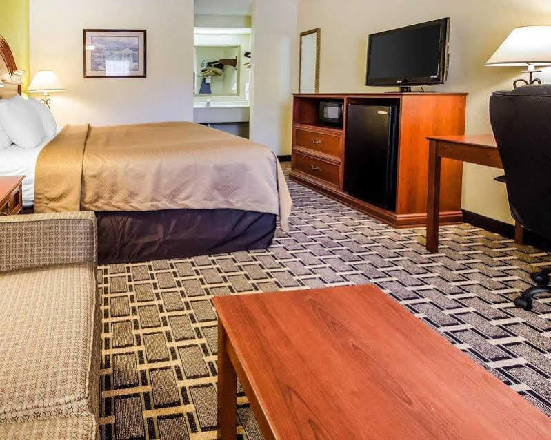 Econo Lodge Russellville Екстер'єр фото
