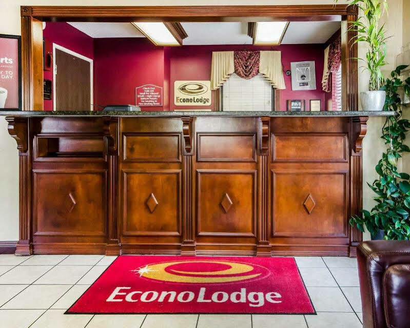 Econo Lodge Russellville Екстер'єр фото