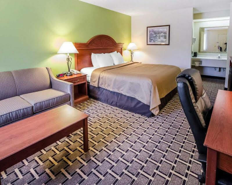 Econo Lodge Russellville Екстер'єр фото