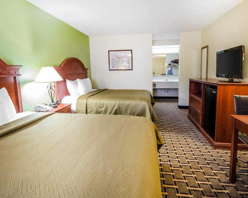 Econo Lodge Russellville Екстер'єр фото