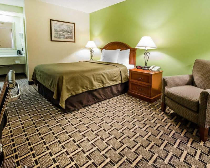 Econo Lodge Russellville Екстер'єр фото